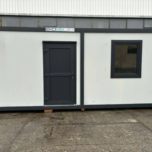 Biely-antracit 6x2,4m (1x okno, 1x dvere)